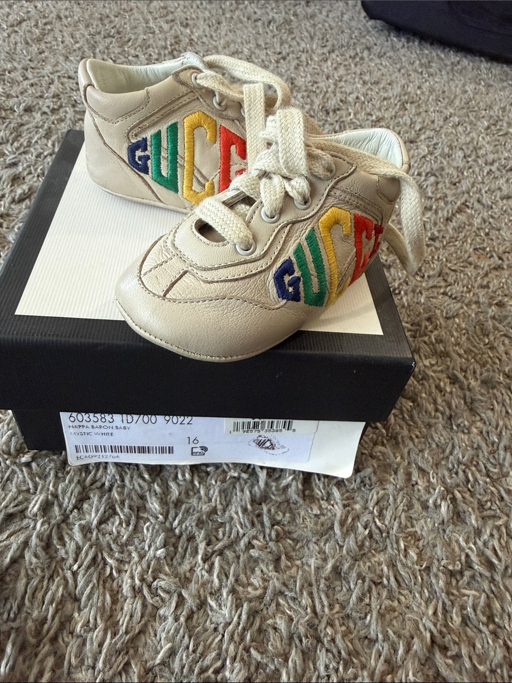 Gucci Cream Leather Baby Sneakers with Multicolor Logo